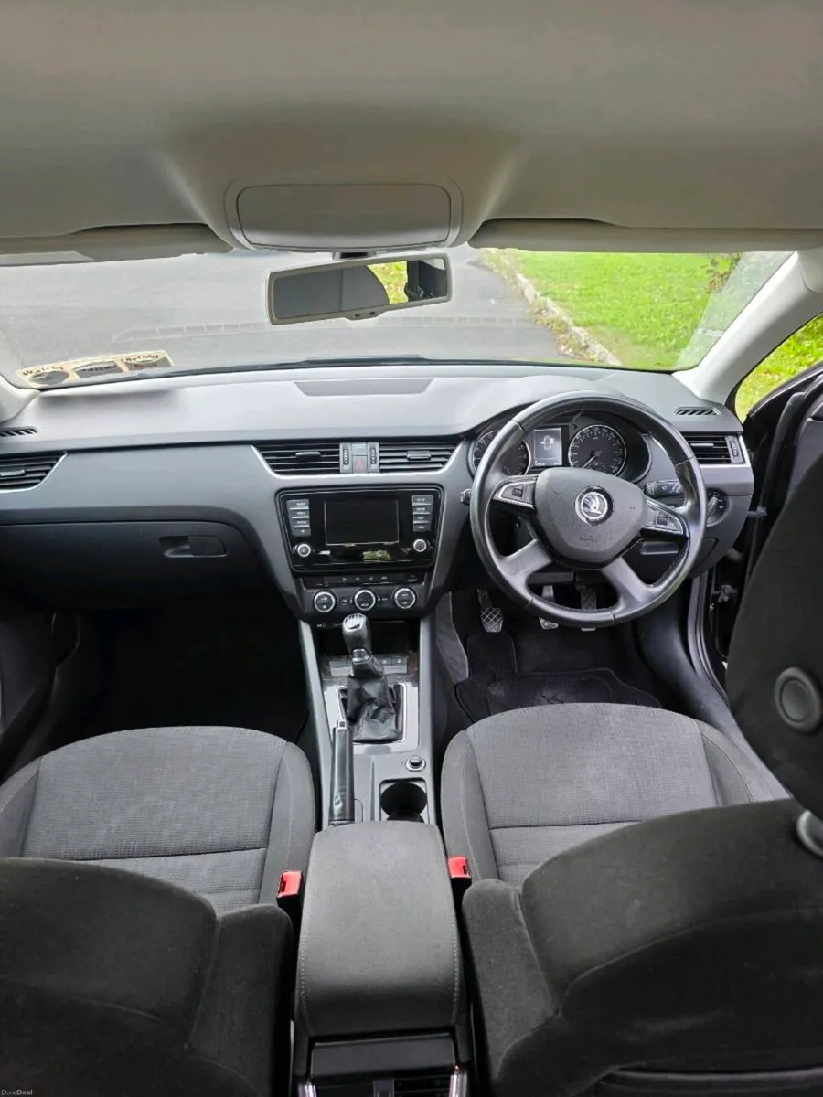 Car - Image 5