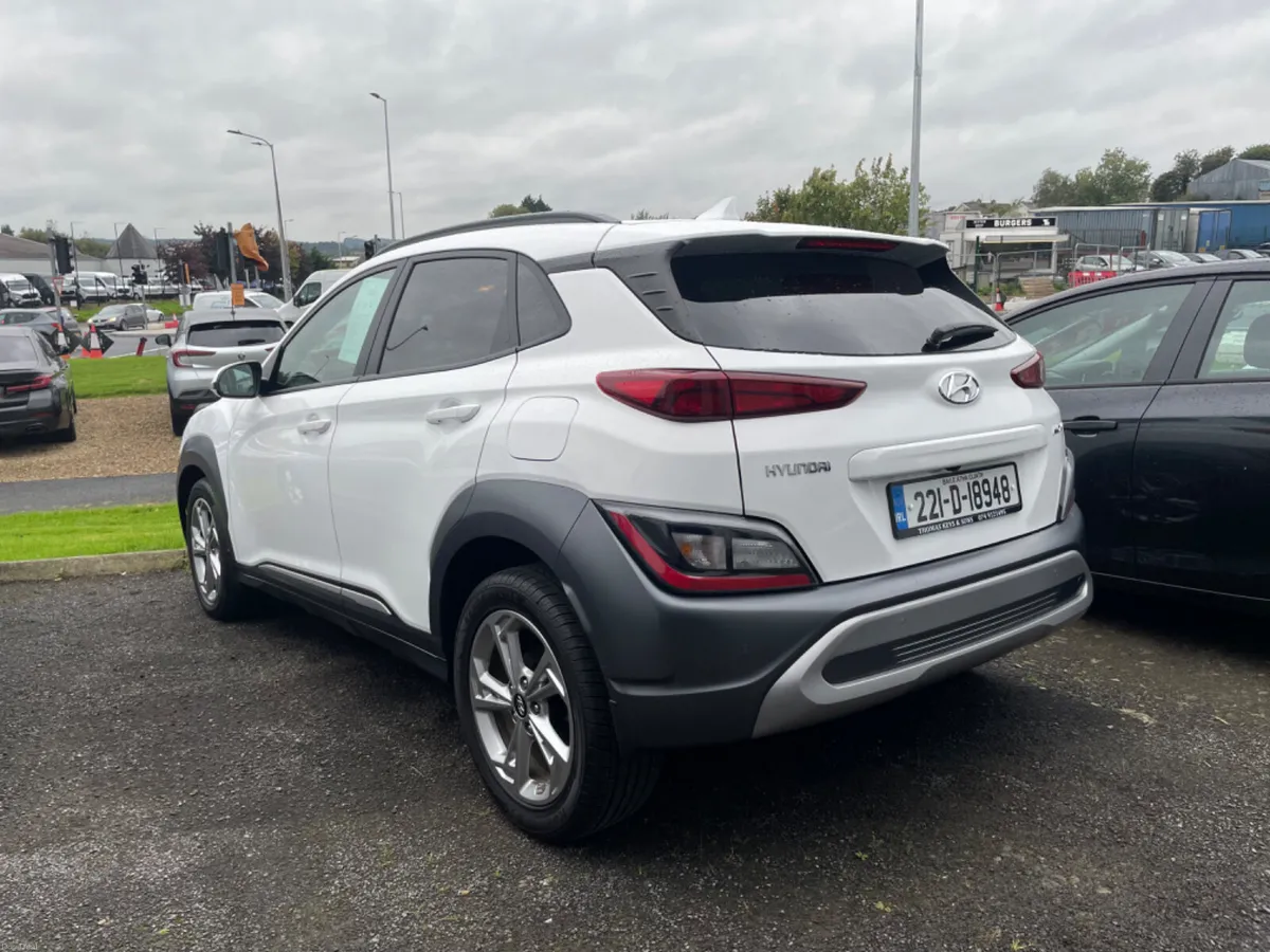 2022 Hyundai KONA  1.0 T-GDI Executive - Image 4