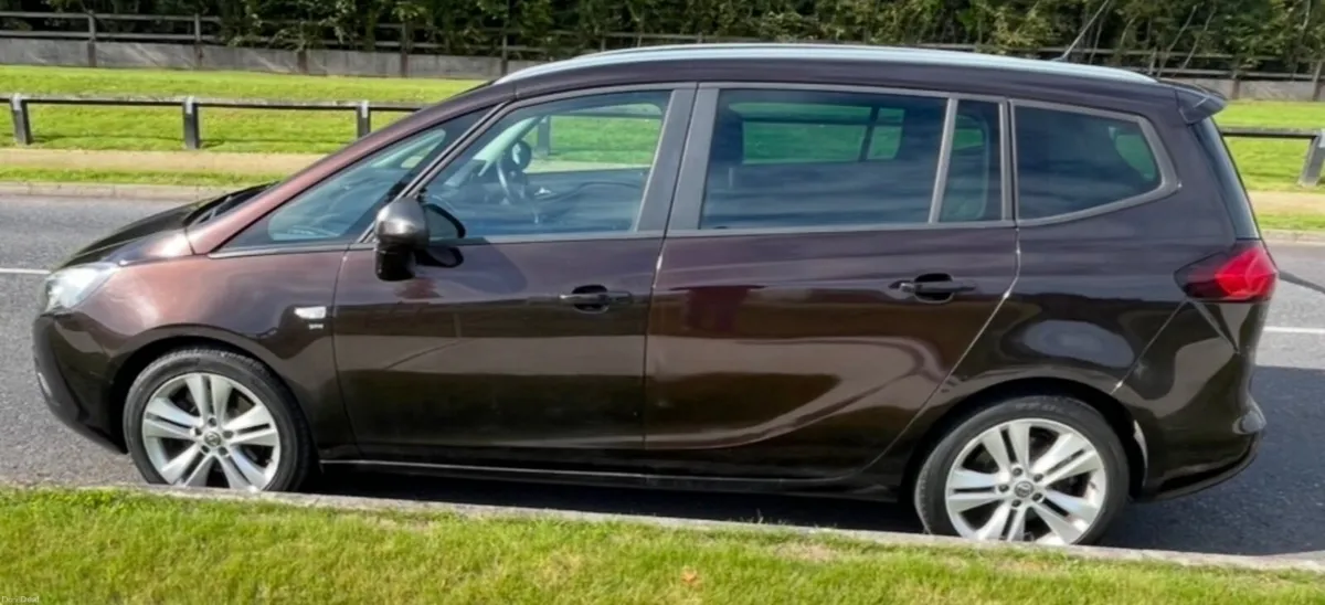 Vauxhall Zafira Tourer 2.0 CDTI SRI 2014 - Image 2