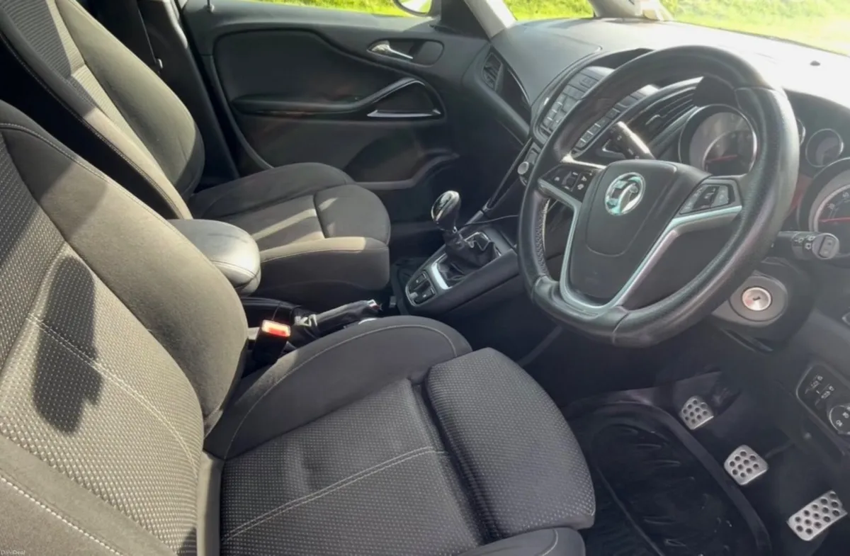 Vauxhall Zafira Tourer 2.0 CDTI SRI 2014 - Image 5