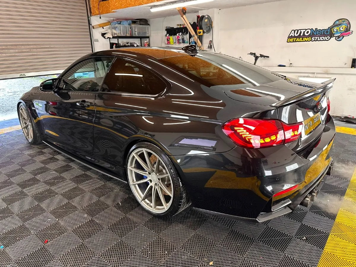 BMW M4 2015 - Image 2