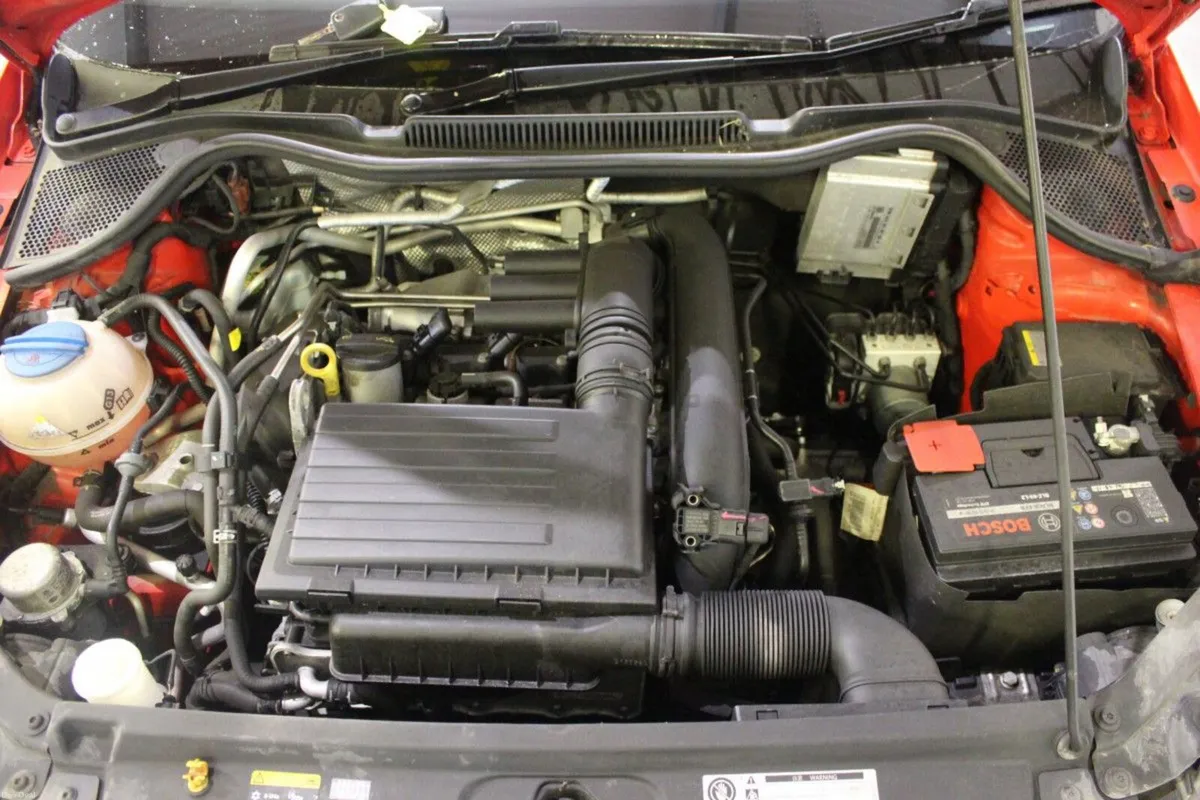 Volkswagen Polo 1.2 TSI 5DR 90HP DSG - TENDER 19 - - Image 5