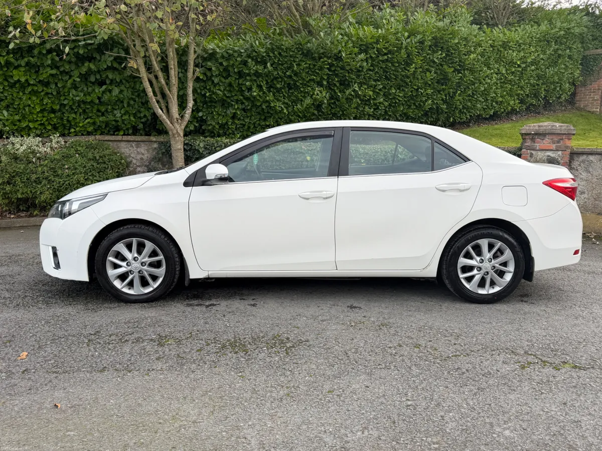 2015 Toyota Corolla 1.4 D4D Luna 4DR - Image 2