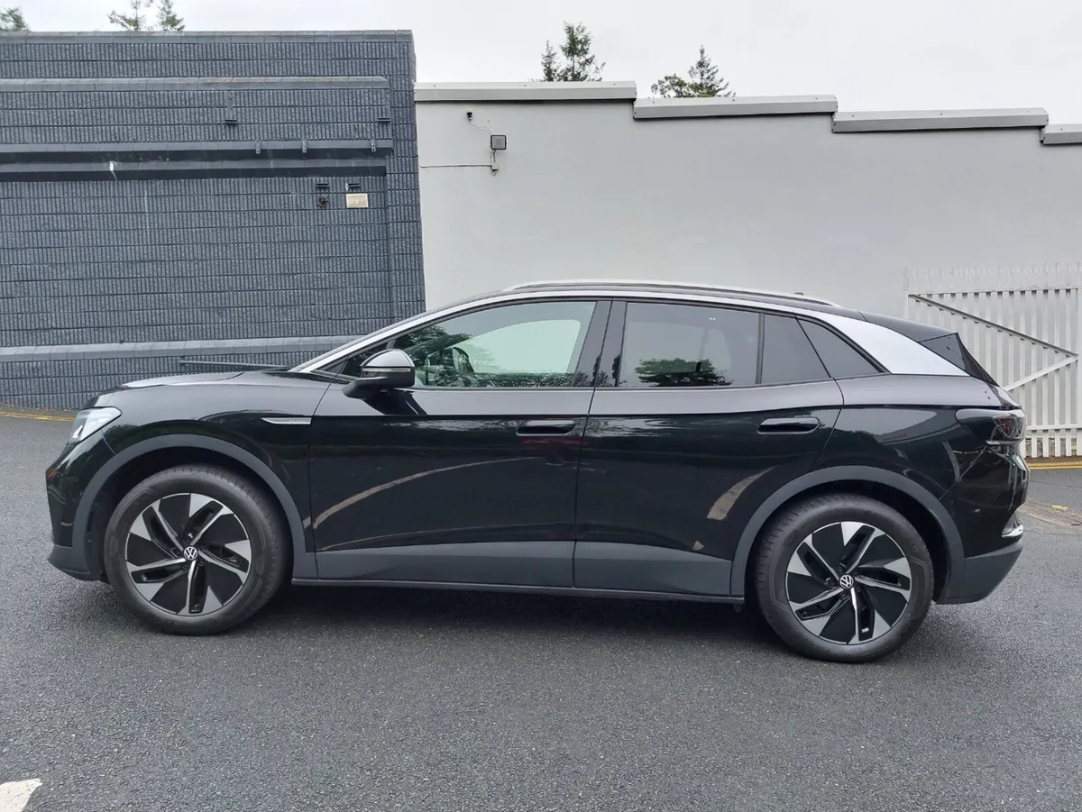 Volkswagen ID.4 2023 PURE STYLE 52KWH PAN ROOF - Image 4