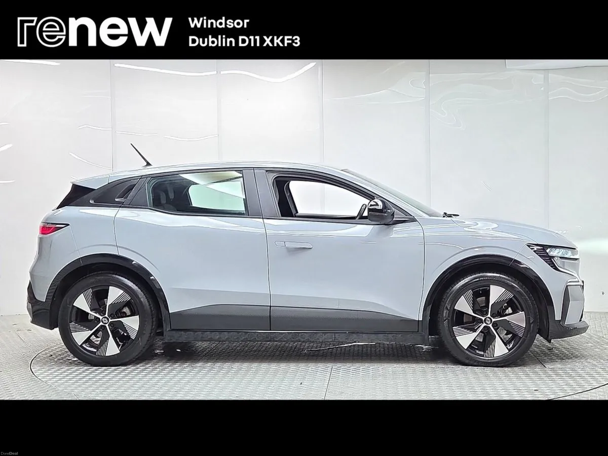 Renault Megane E-Tech EV60 220hp Equilibre - Image 6