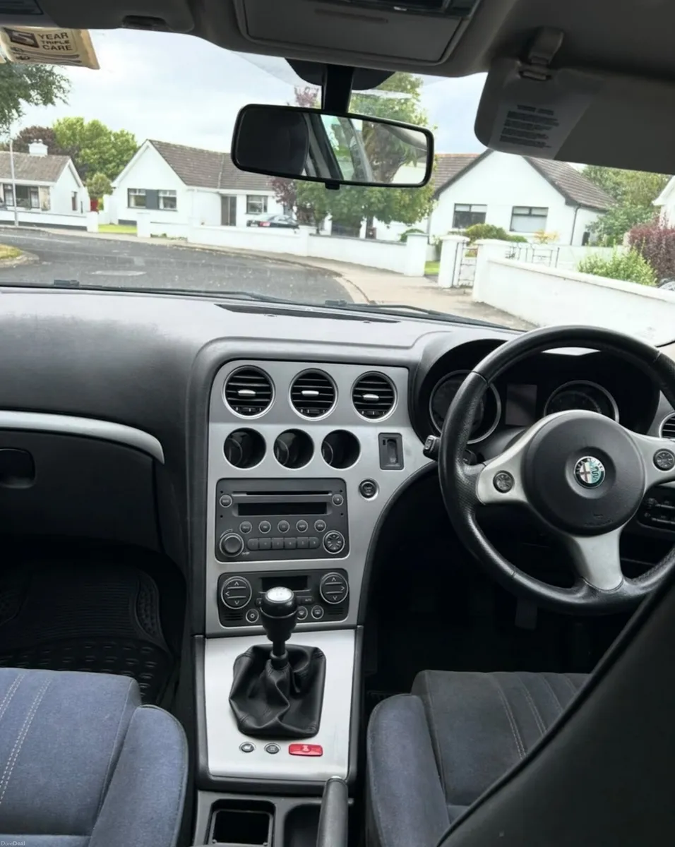 Alfa Romeo 159 one owner low mileage - Image 4