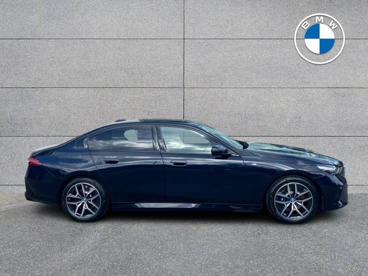 BMW 5-Series 530e M Sport Saloon - Image 3