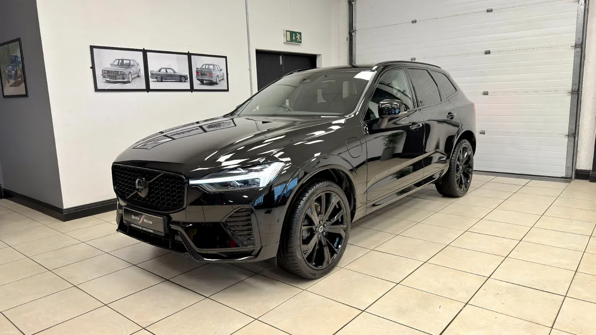 Volvo XC60 T6 AWD Plus Black Edition - Image 3