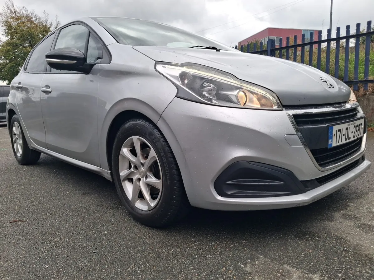 Peugeot 208 - Image 1