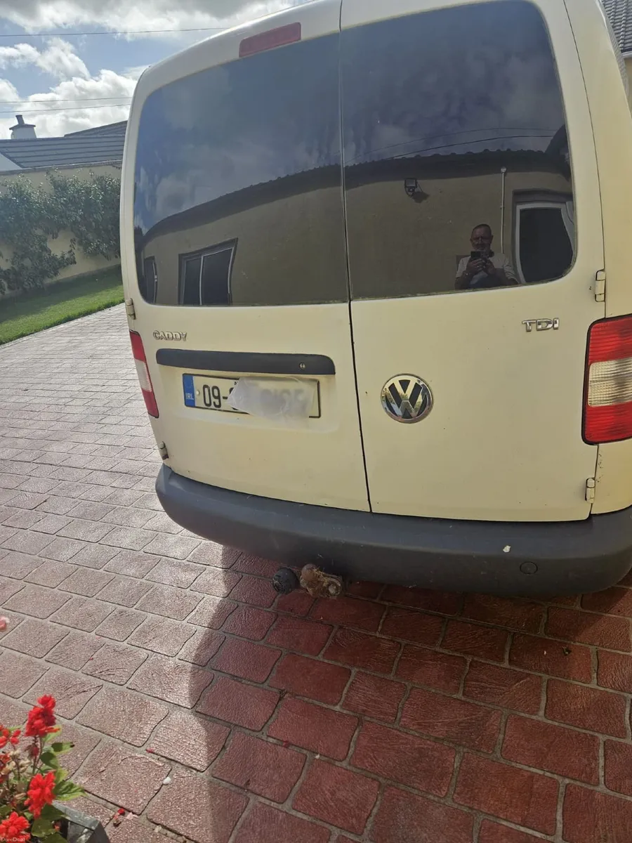 Volkswagen Caddy 2009 - Image 3