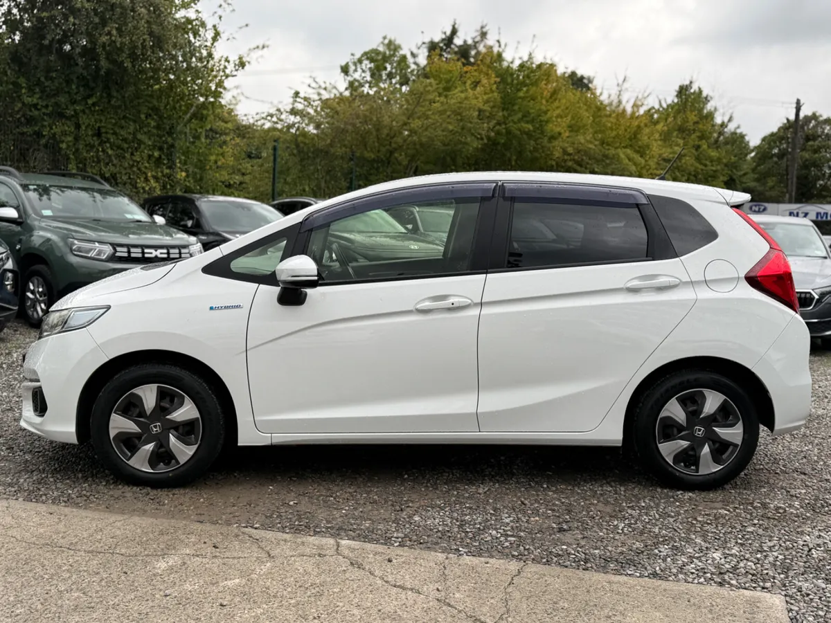 2019 Honda Fit 1.5 HYBRID AUTO - Image 6