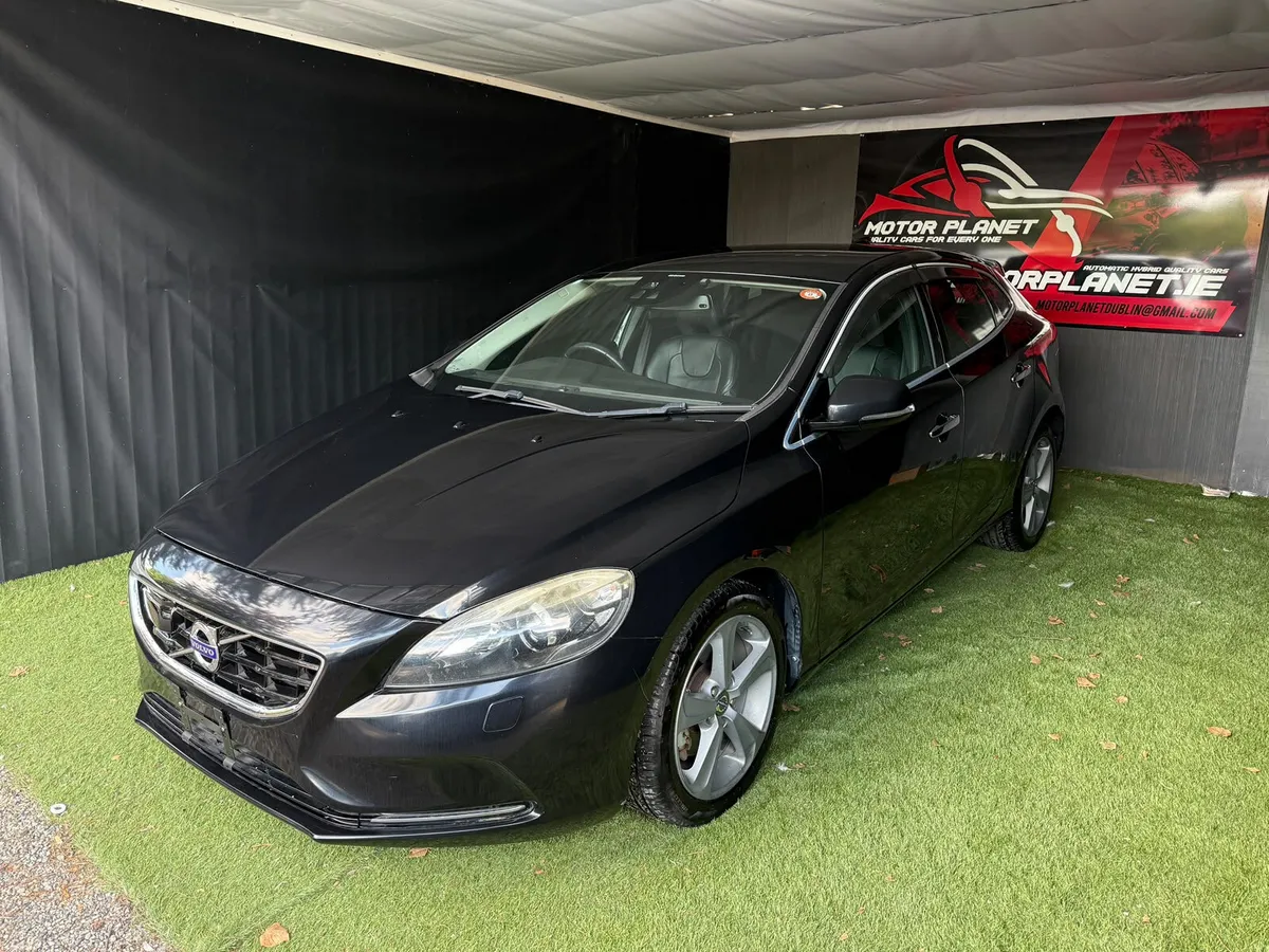 Volvo V40 2013 automatic - Image 3