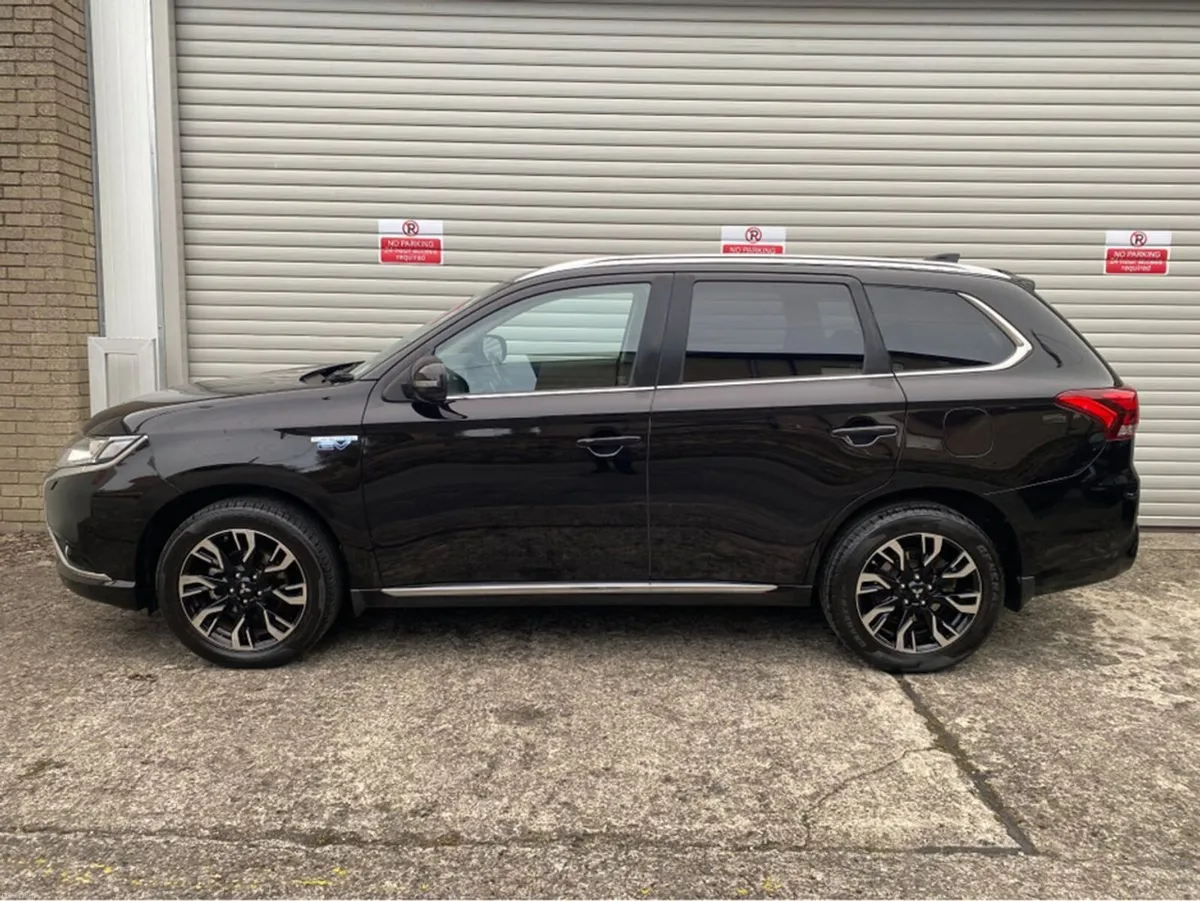 Mitsubishi Outlander 2.0 GX3H+ PHEV with 97,000mil - Image 3