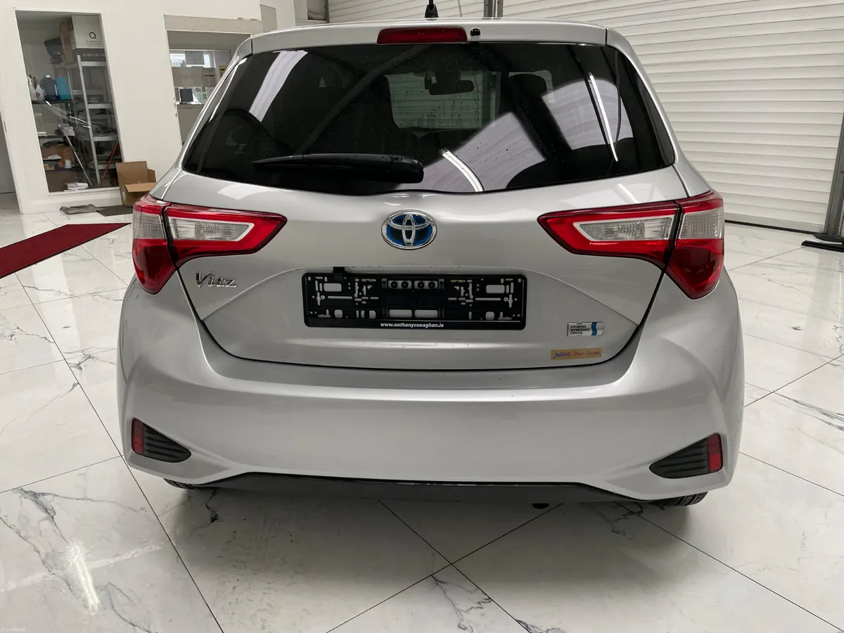 2018 Toyota Yaris 1.5 VVTi Hybrid Auto - Image 5