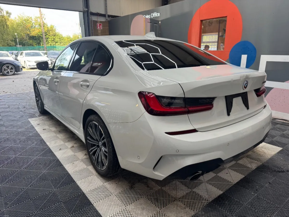 BMW 3-Series 2022 BMW 330E M SPORT 29000KM AUTOMAT - Image 5