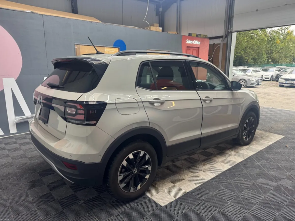 Volkswagen T-Cross 2022 VOLKSWAGEN T-CROSS TSI ACT - Image 3