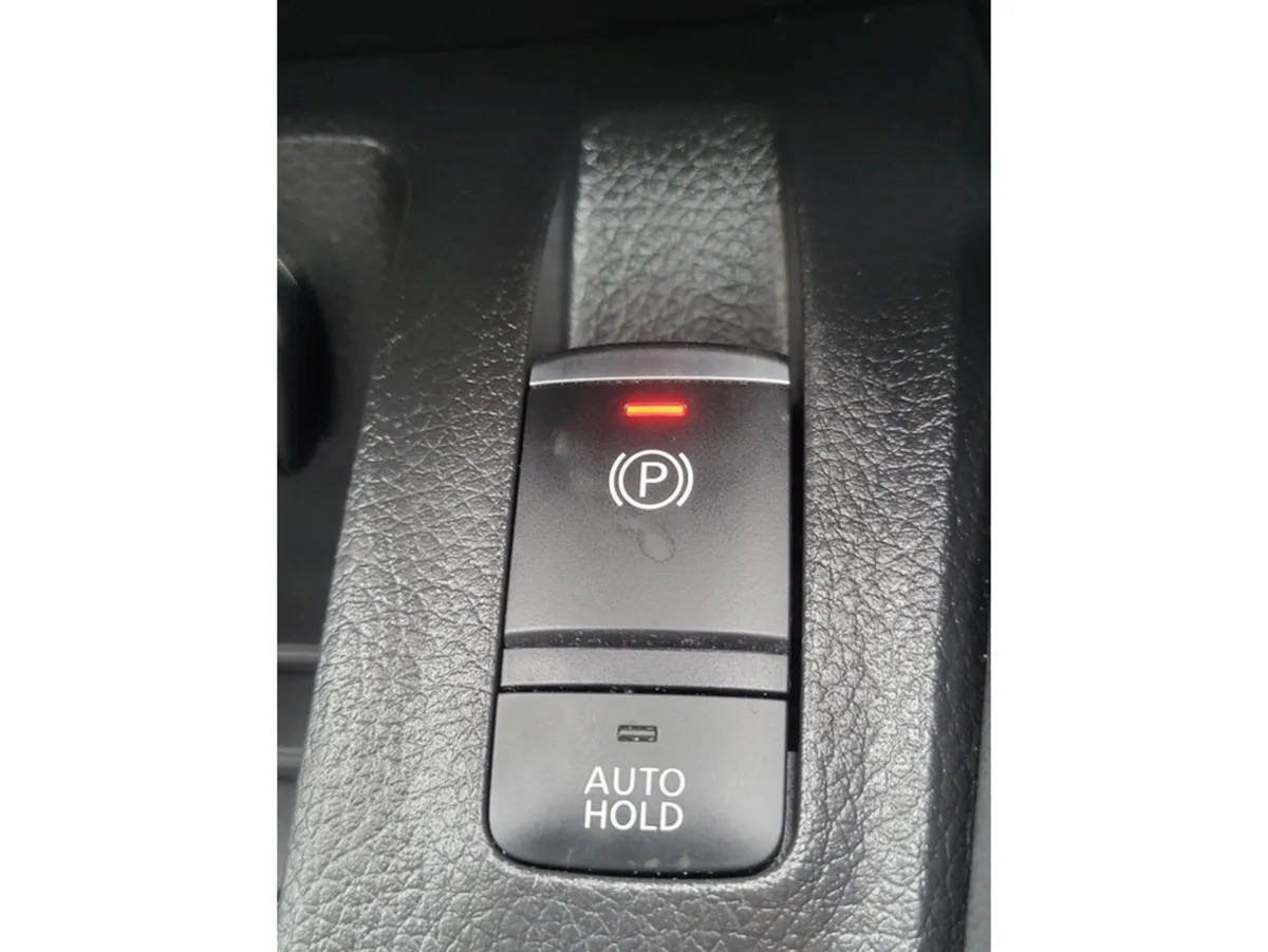 Nissan Qashqai 1.5 DSL SV SS 18 4DR - Image 6