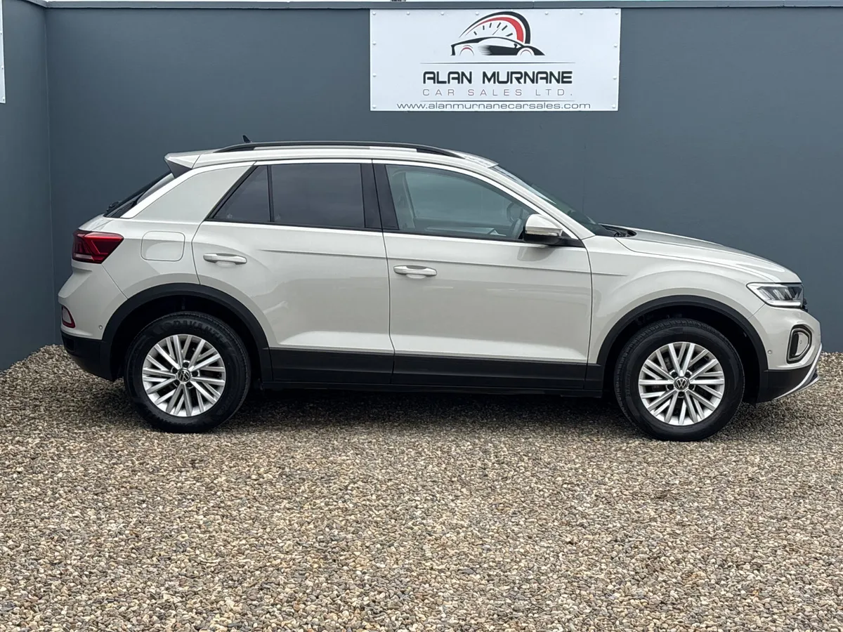 VOLKSWAGEN T-ROC LIFE NEW MODEL 2.0 TDI  2022 - Image 3