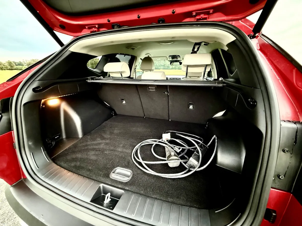 265 BHP 4WD PHEV 1 owner with Full History - Image 6