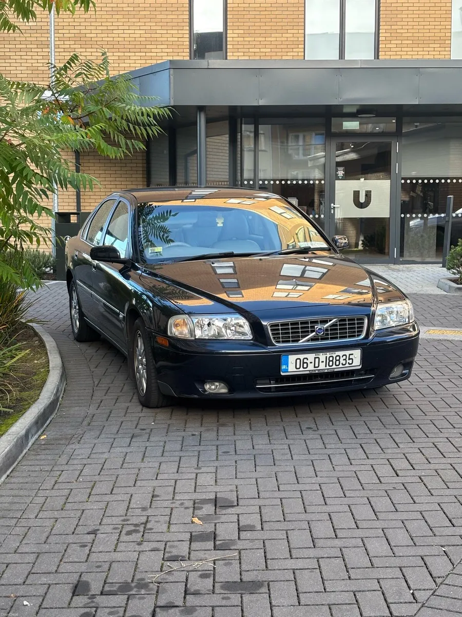 2006 Volvo S80 2.0T - Image 2