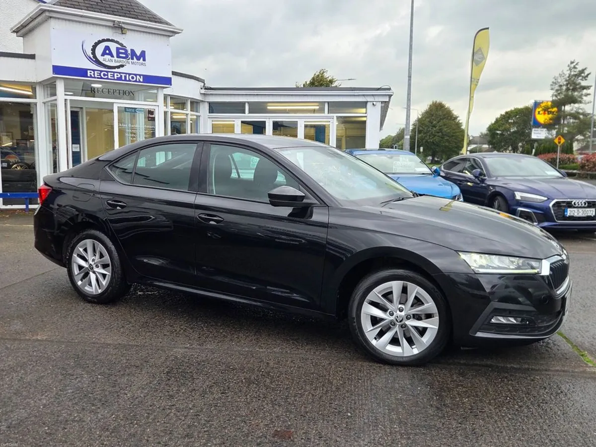 Skoda Octavia AMB 2.0tdi 115HP 5DR - Image 3