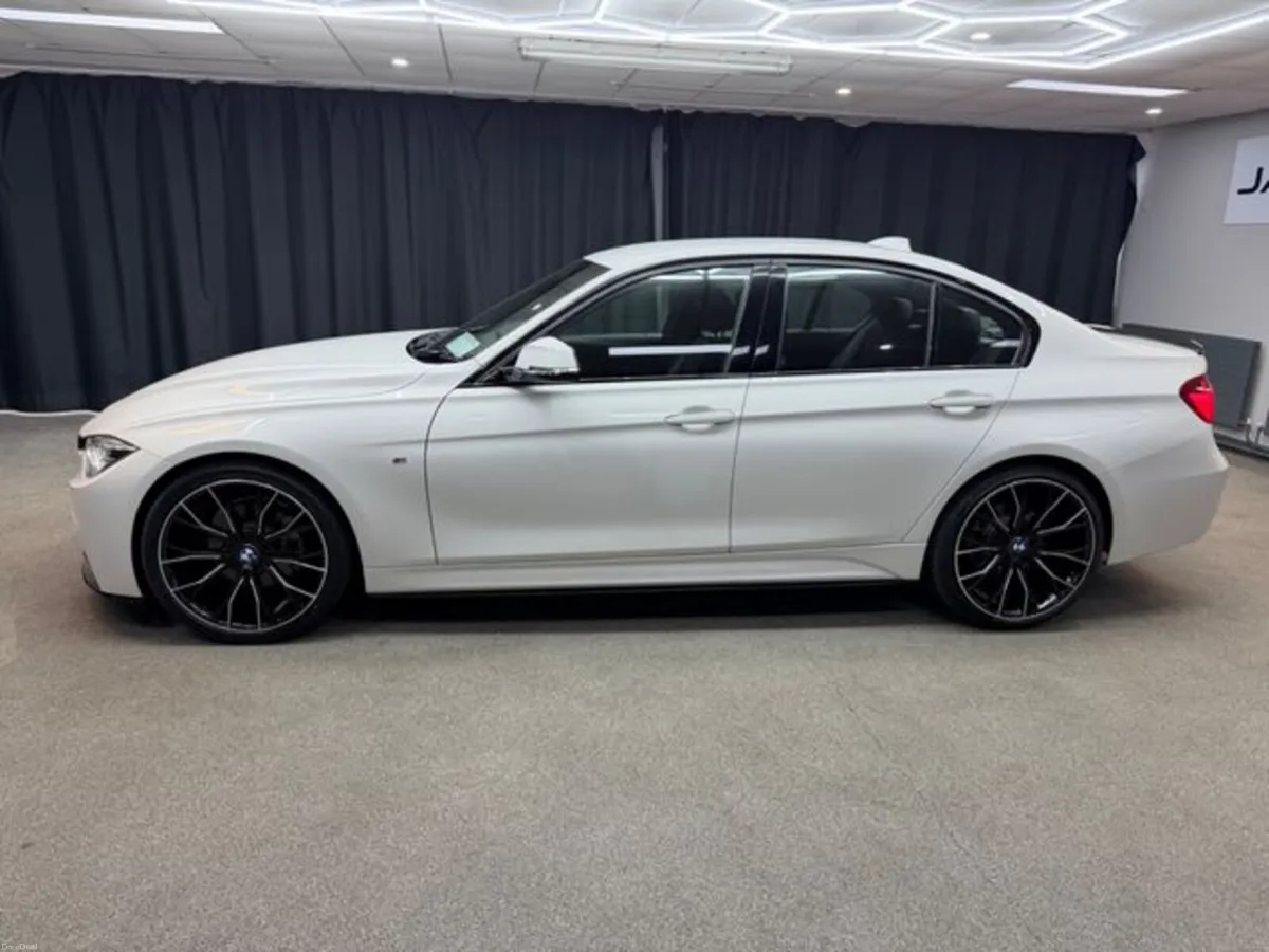 BMW 3-Series 320I M Sport Shadow Edition M Perform - Image 6