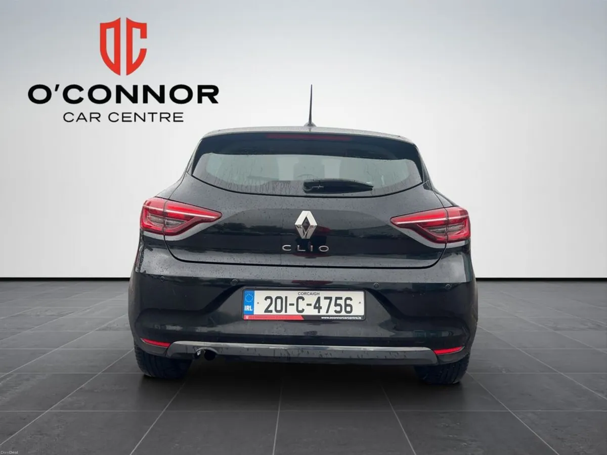 Renault Clio Dressed in black, easy on fuel and fu - Image 5