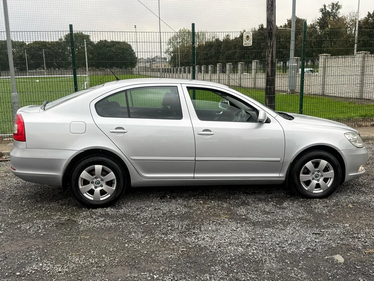 11 Octavia Elegance 2.0 TDi 140hp 6 speed - Image 6