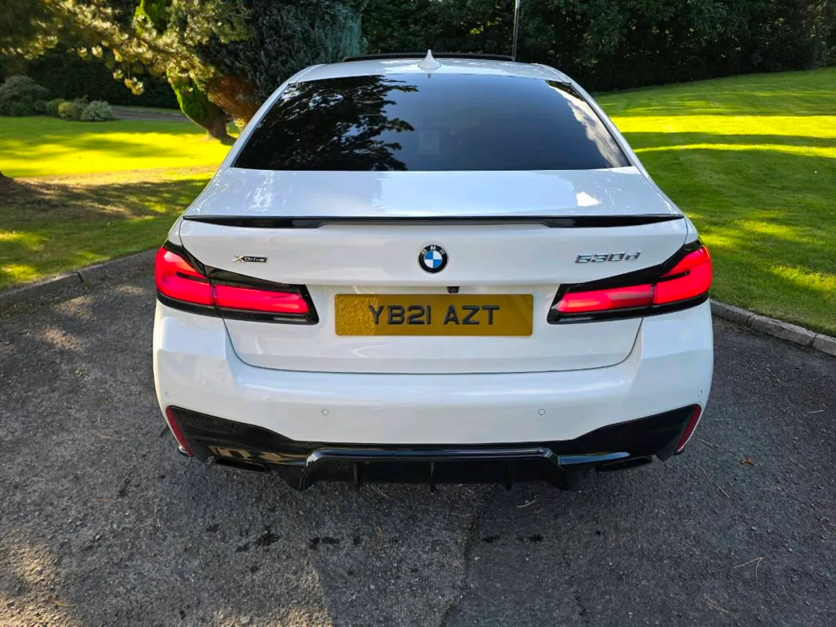 2021 BMW 530D M Sport MHT xDrive ( Sunroof Model) - Image 5