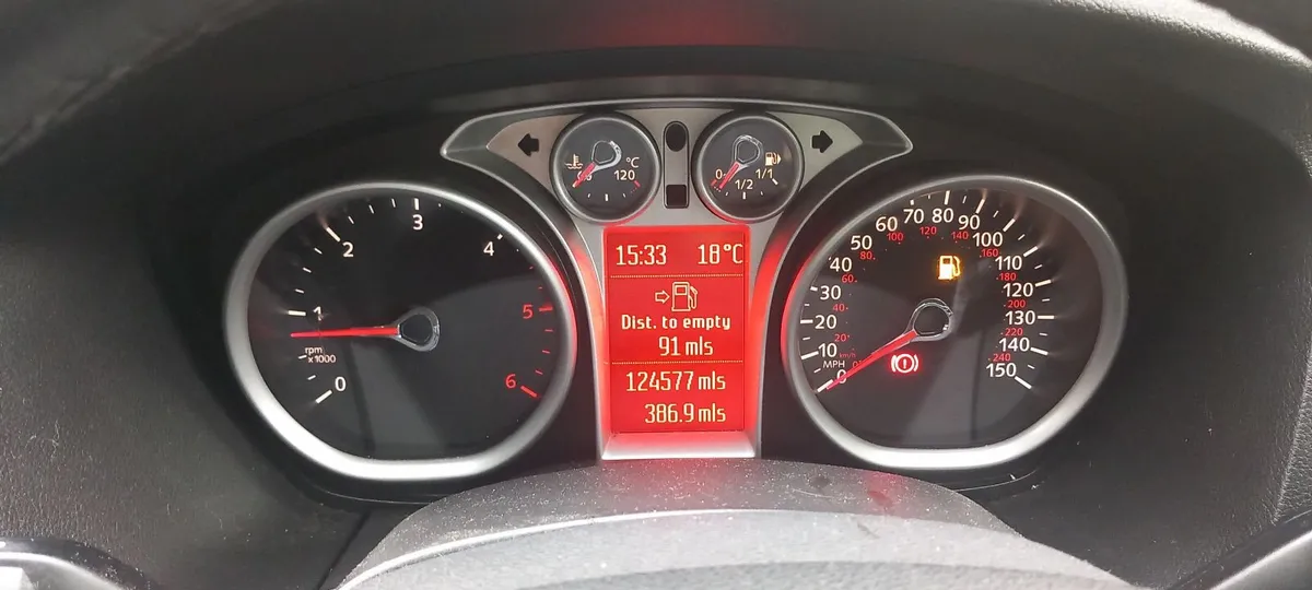 Ford Focus 2011 - Image 3