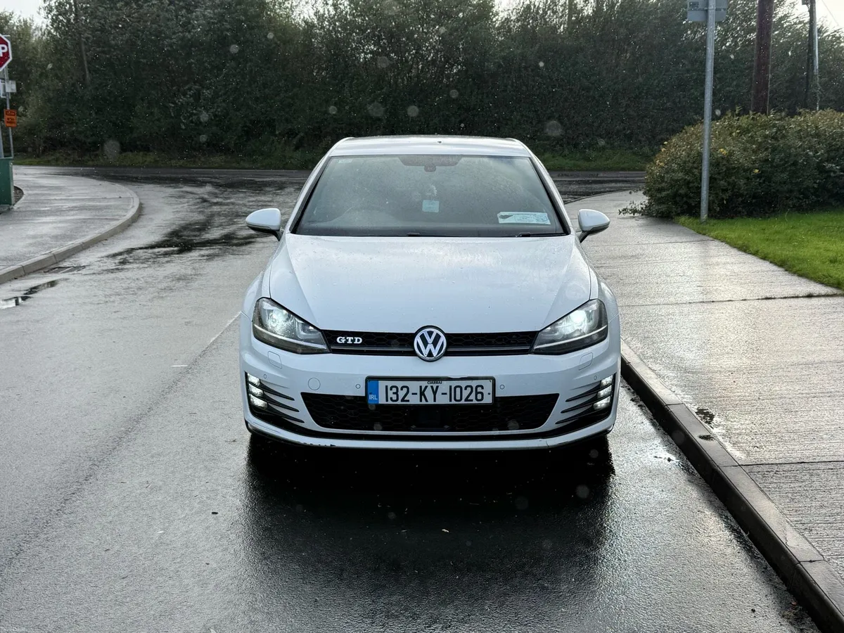 2013 Volkswagen Golf GTD - Image 2