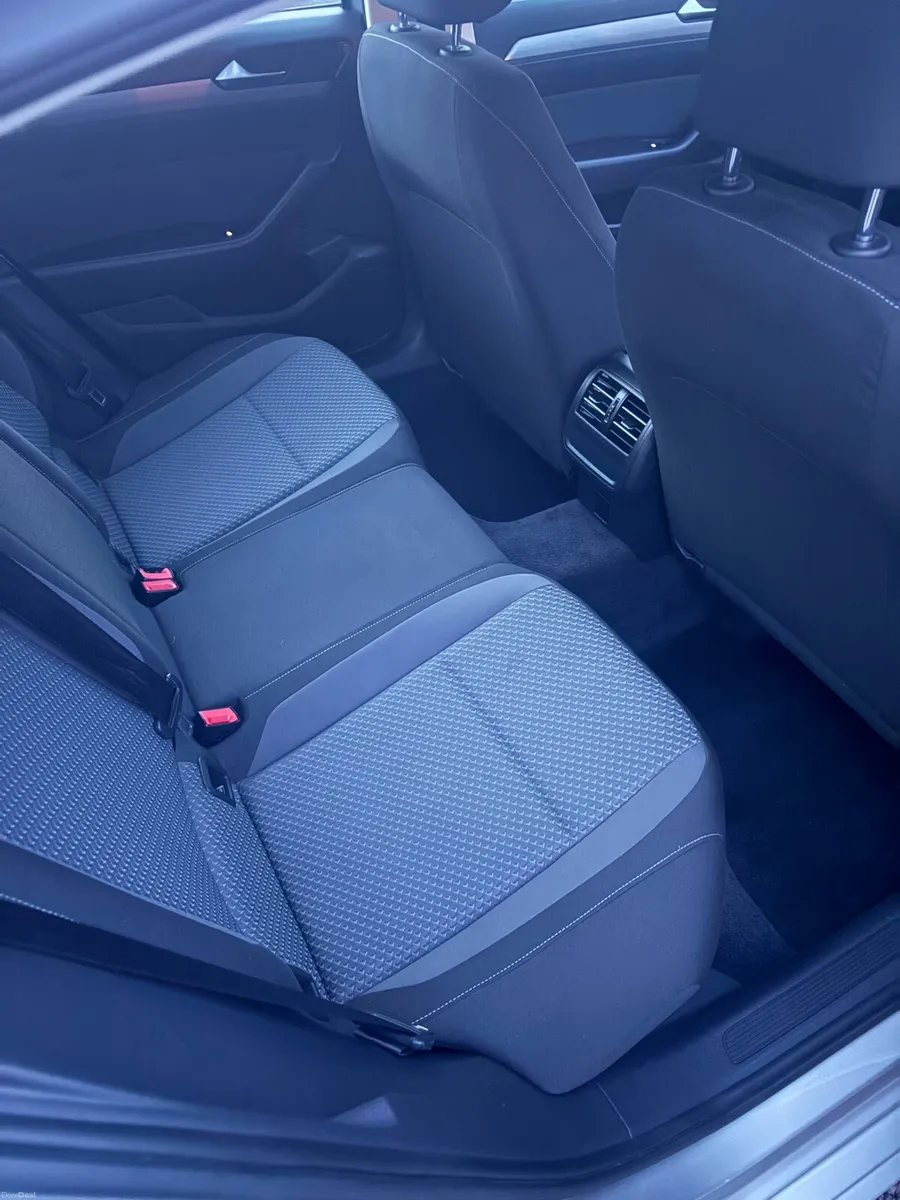 Volkswagen Passat 2015 - Image 6