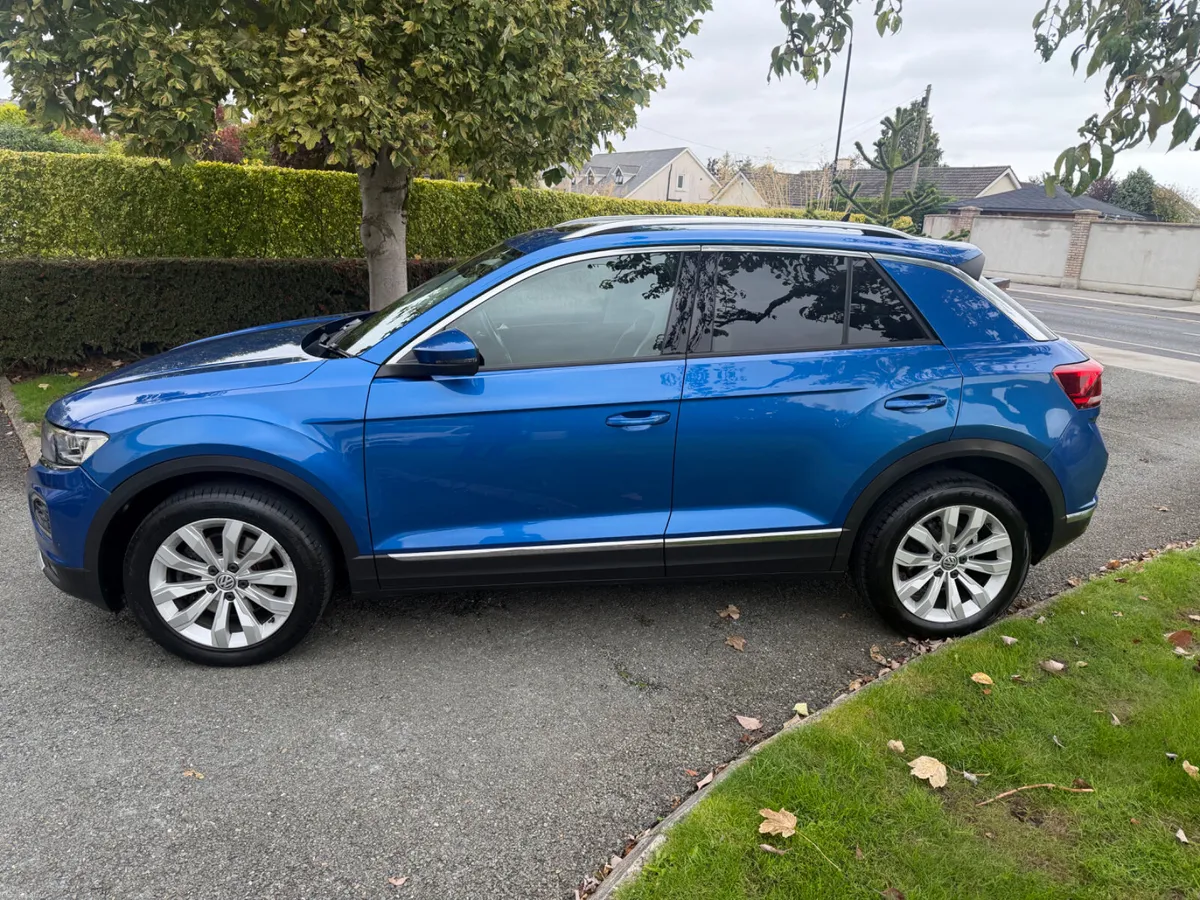 2018 Volkswagen T-Roc 1.5tsi LOW KILOMETERS - Image 2