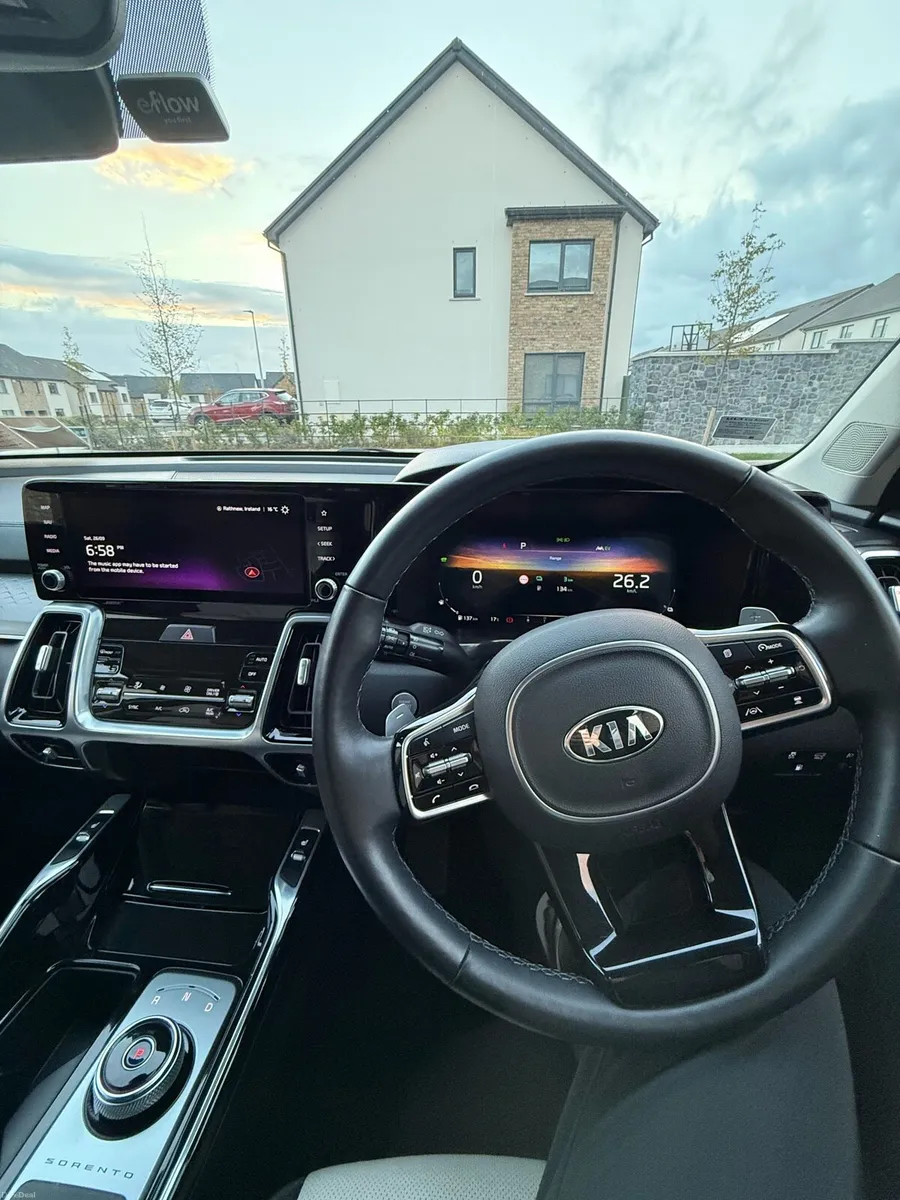 Kia Sorento K4 PHEV 4x4 7seats - Image 4