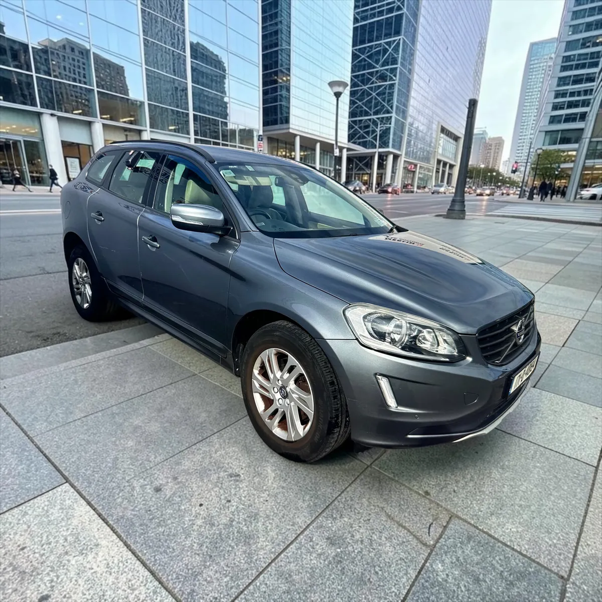 2017 Volvo XC60 D3 (150hp) FWD ES - Image 3
