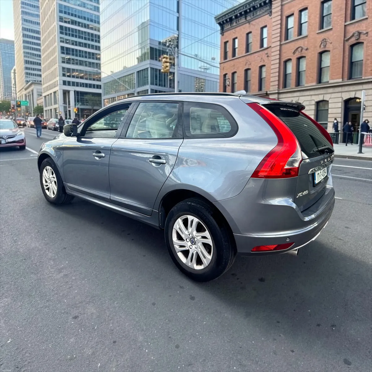 2017 Volvo XC60 D3 (150hp) FWD ES - Image 4