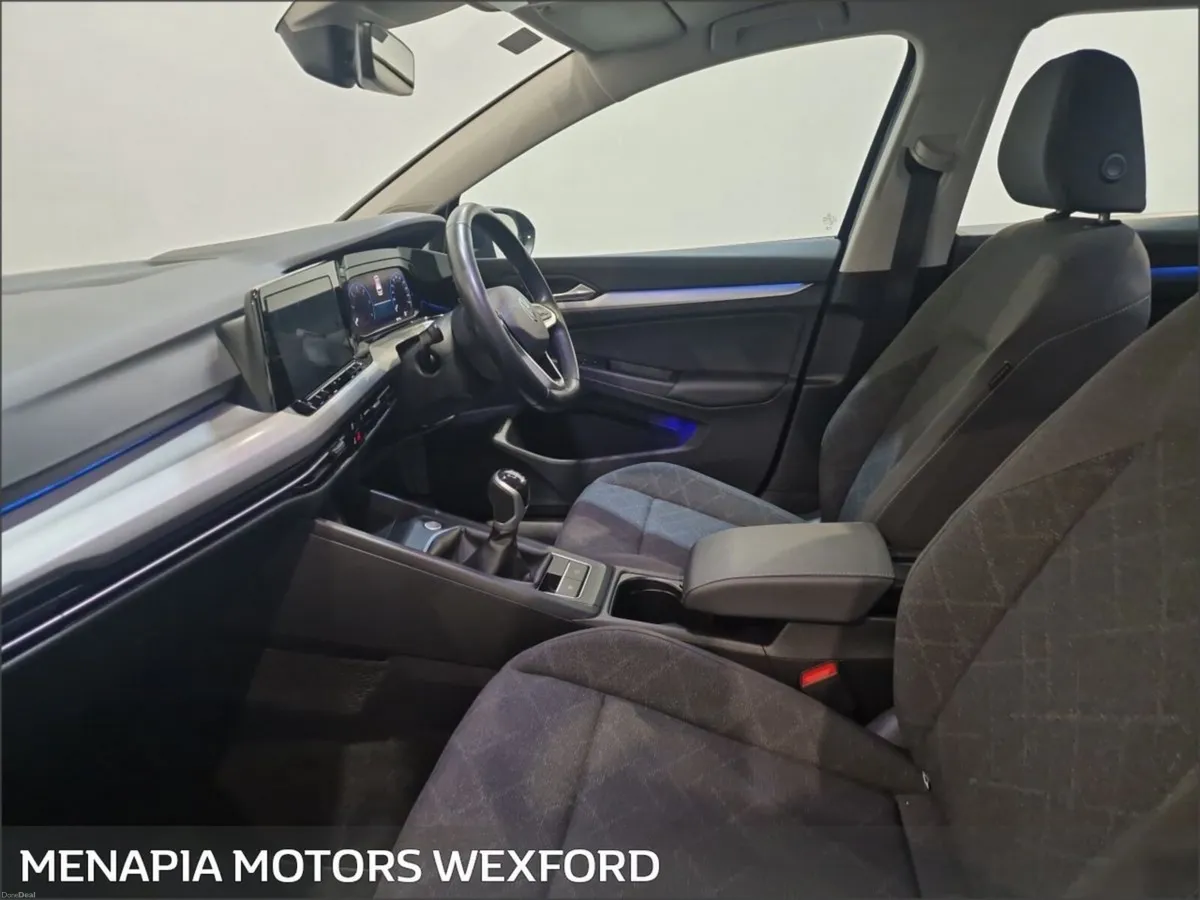 Volkswagen Golf 2.0 TDI 115HP Life - Image 5