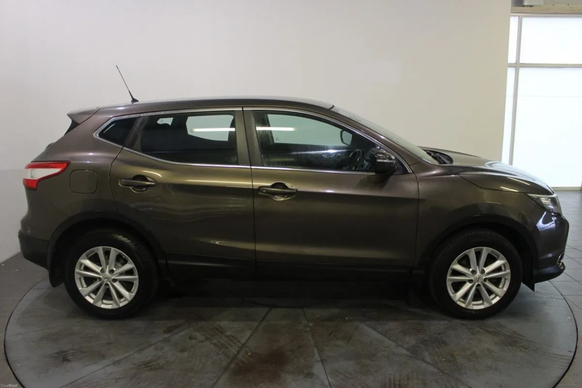 Nissan Qashqai 1.6 DSL SV 4X4 - TENDER 25 - Image 3