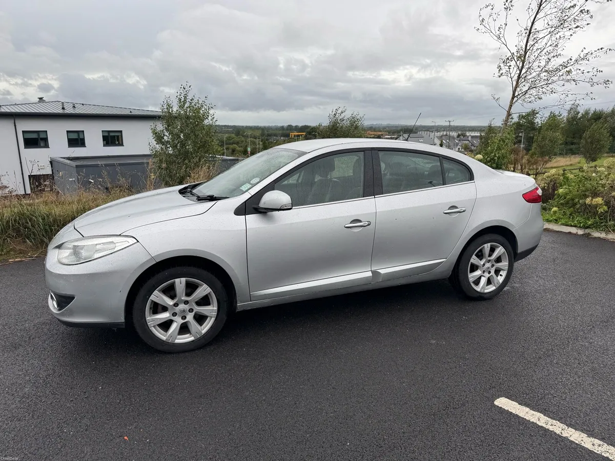10 Renault fluance 1.5 dci - Image 4