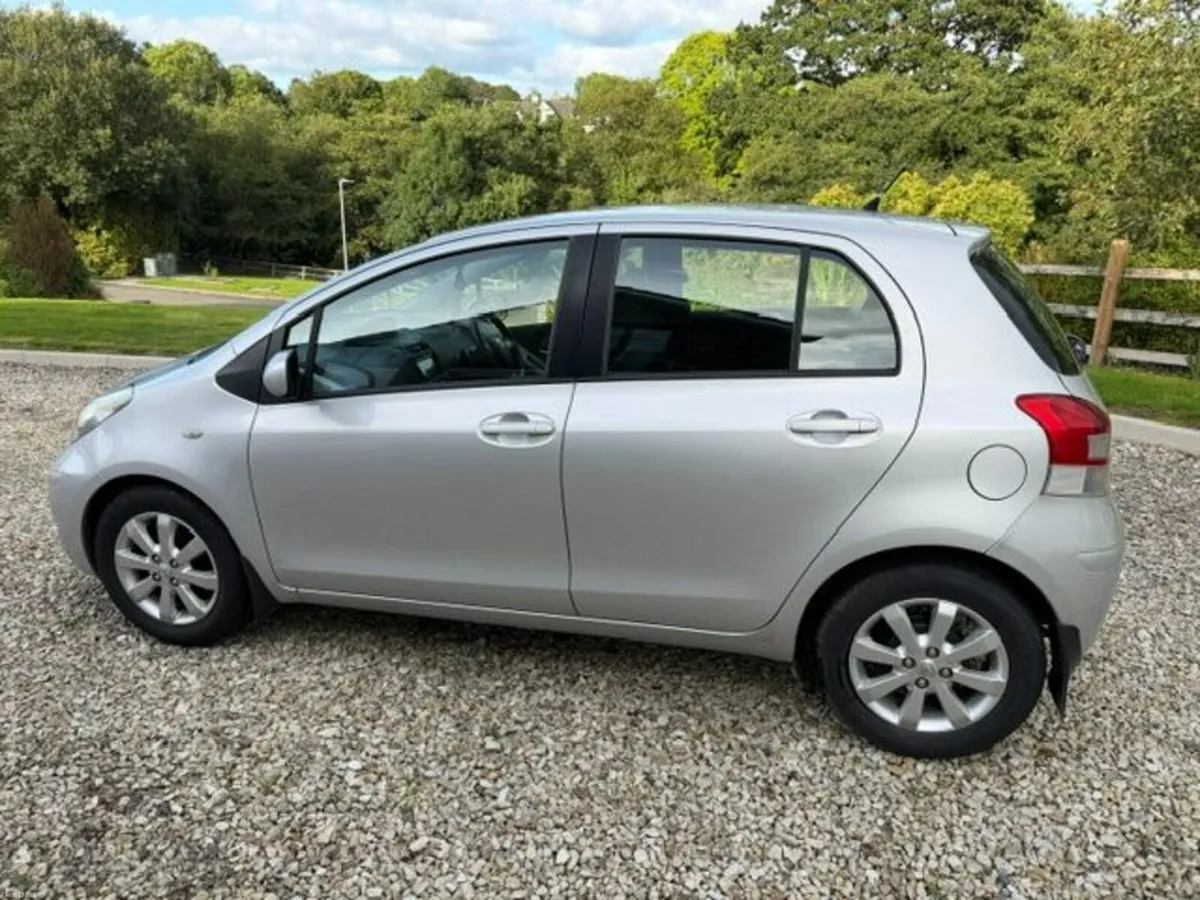 Toyota Yaris 2010 - Image 5
