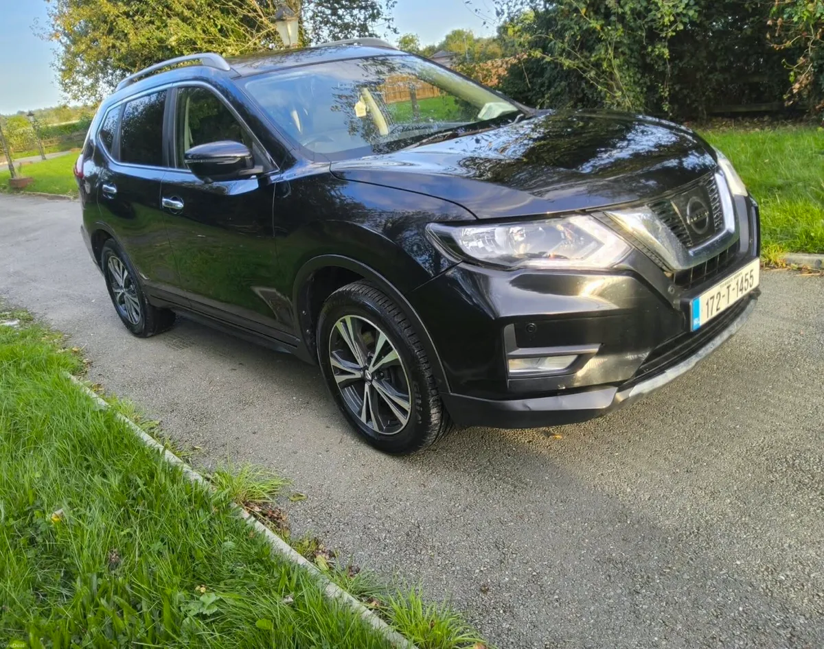 2017 NISSAN XTRAIL - Image 1