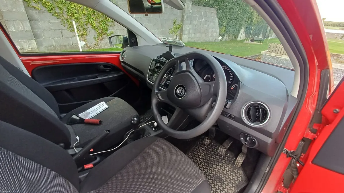 Volkswagen up! 2019 - Image 4