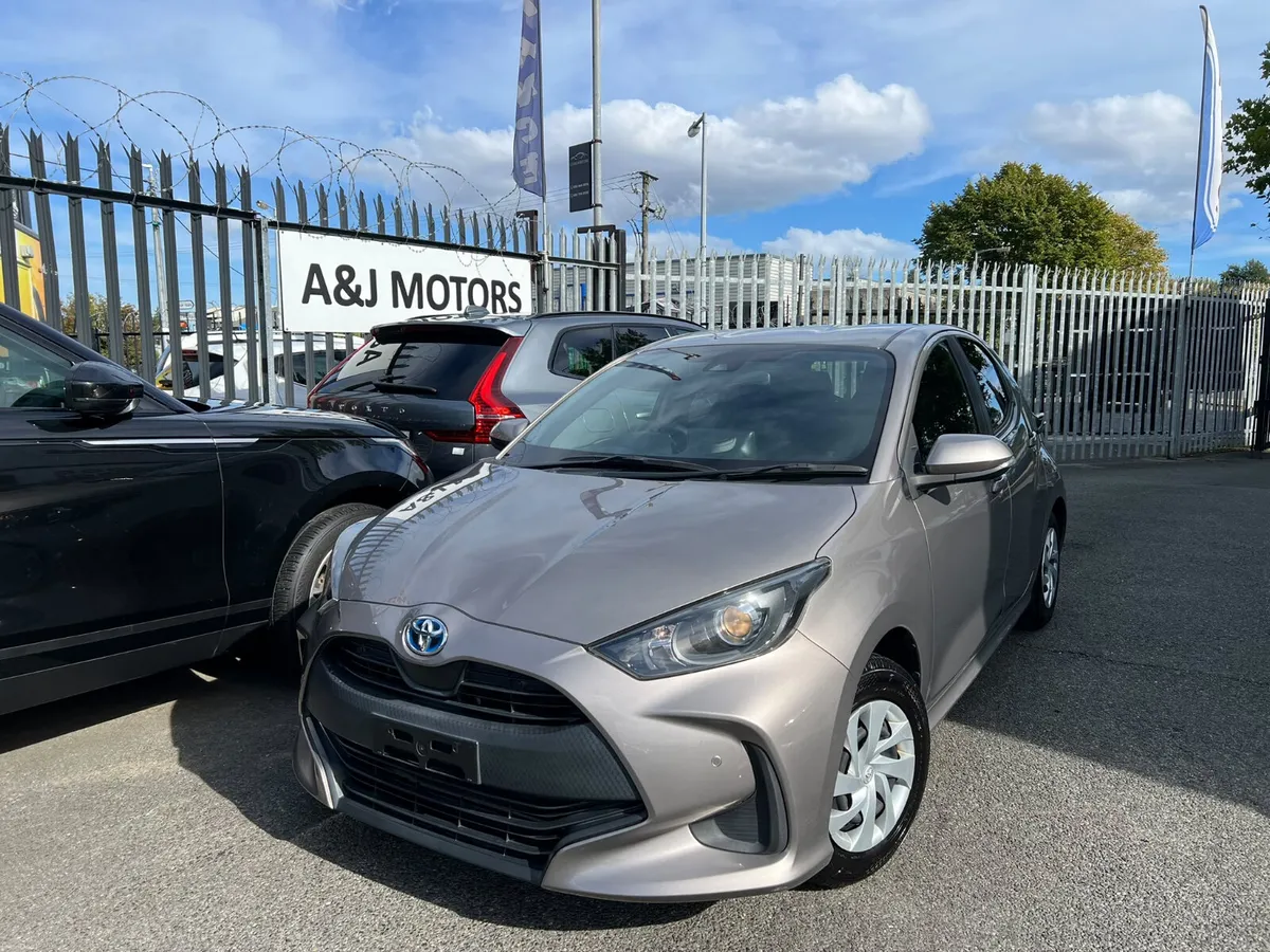 2021 TOYOTA YARIS HYBRID - Image 1