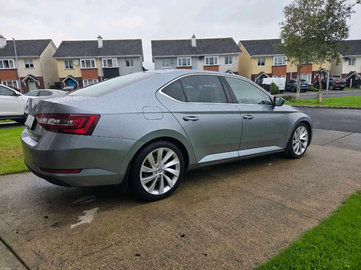 Skoda Superb 2.0d - Image 2