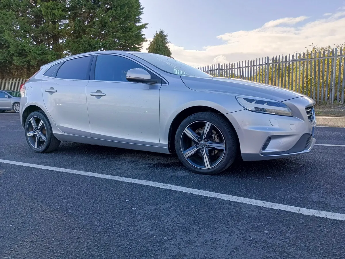 Volvo V40 2016 - Image 4