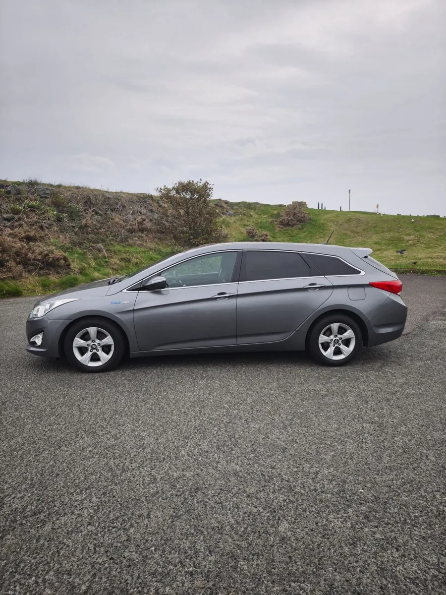 Hyundai i40 2012 **LOW MILAGE** - Image 4