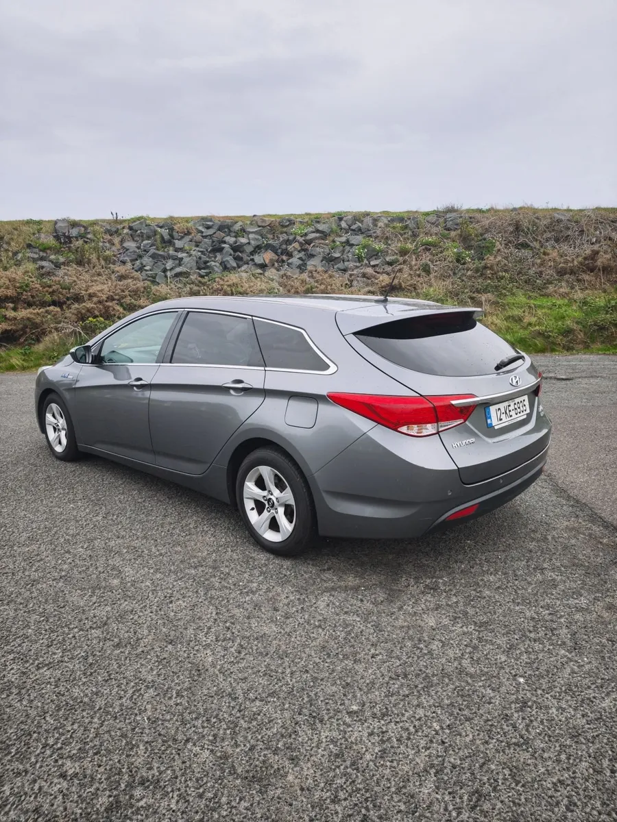 Hyundai i40 2012 **LOW MILAGE** - Image 6