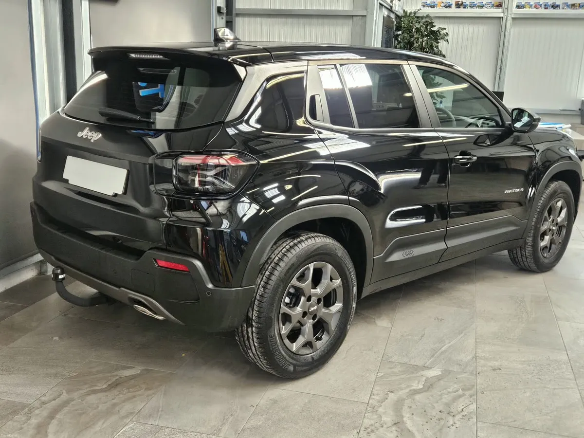 261 JEEP AVENGER E-HYBRID LONGITUDE - Image 2