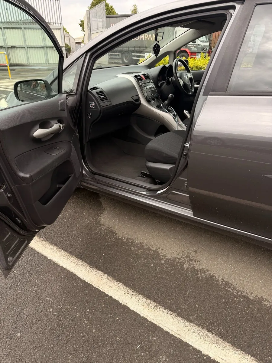 Toyota Auris 2008 - Image 5