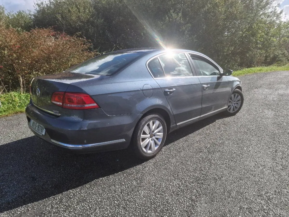 Volkswagon passat - Image 4